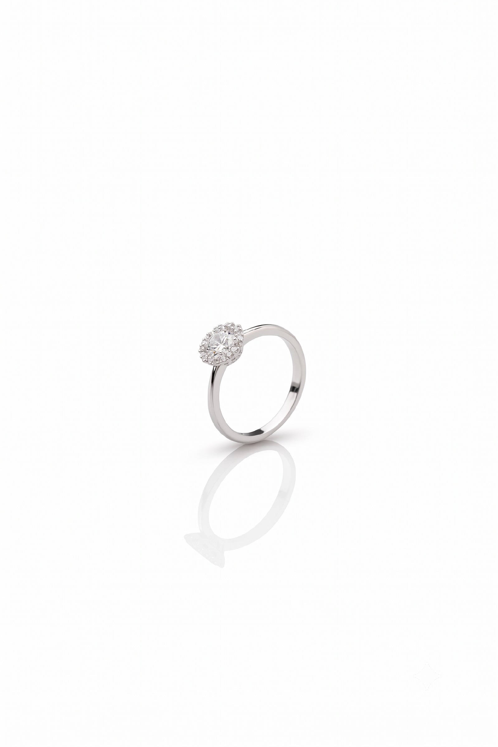 Tropfen-Halo-Zirkonia-Ring aus 925er Sterlingsilber