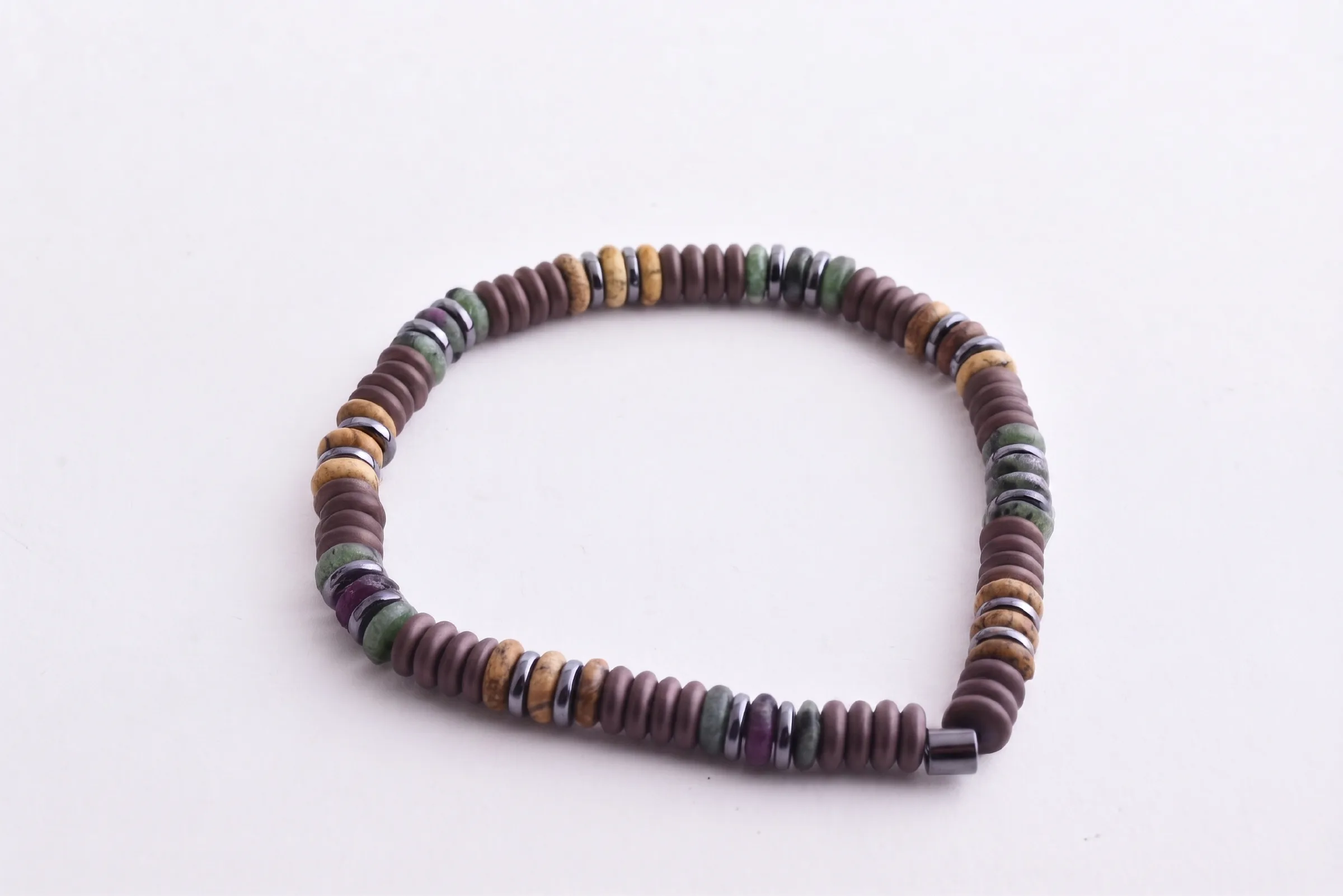 Бордовый браслет из стали с бусинами антрацитовой огранки