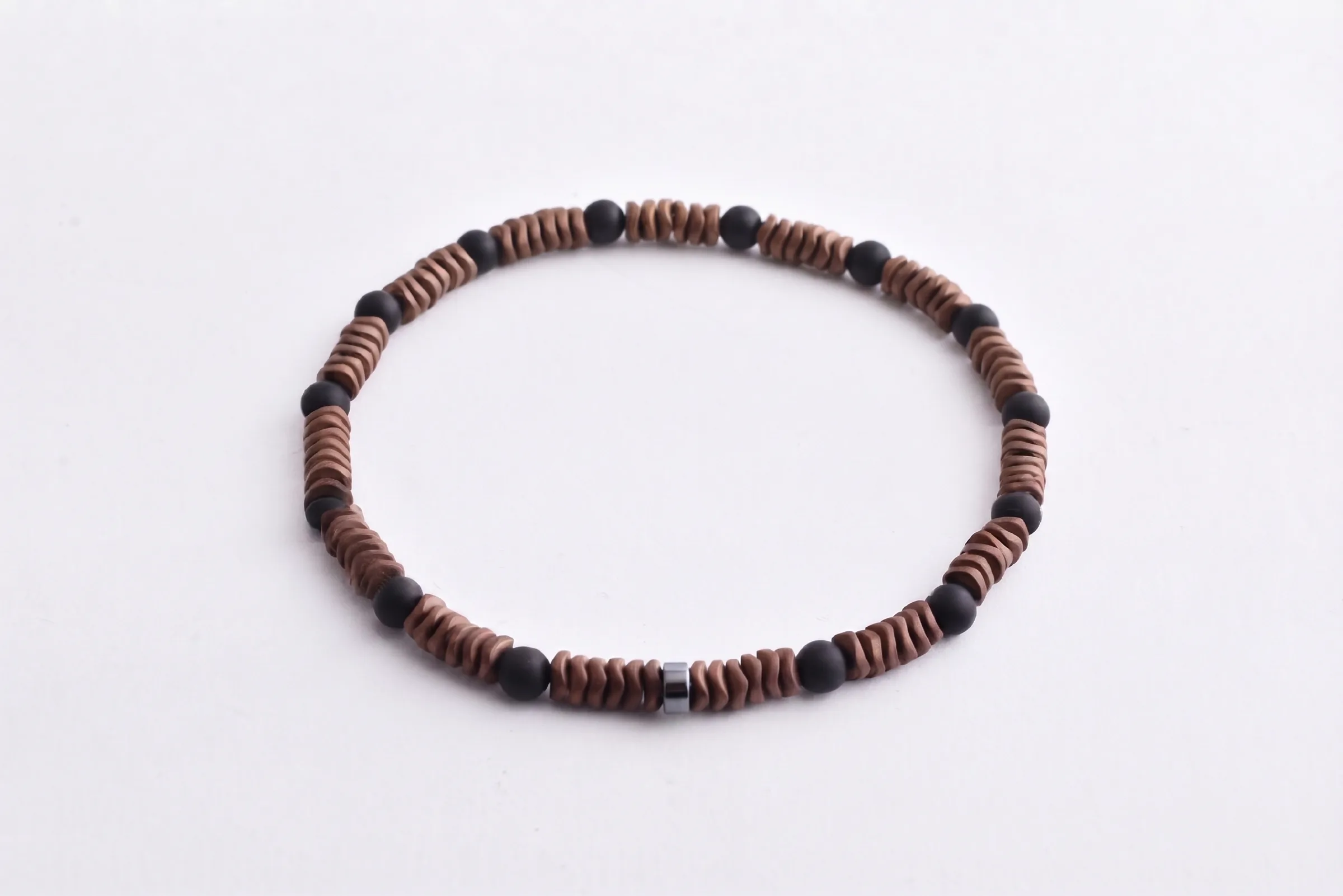 Гривна от стоманена кафява черна тънка мъниста